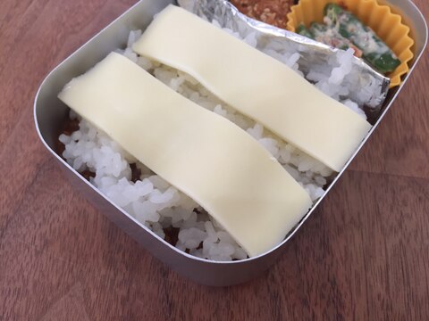 幼稚園児のカレー弁当の詰め方